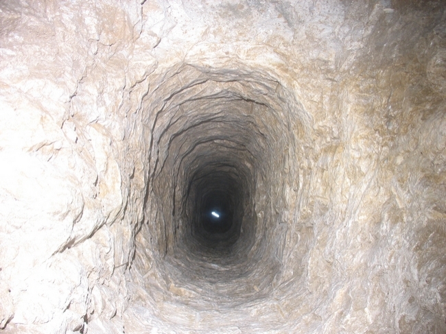 Looking up the engine shaft Looking up the engine shaft