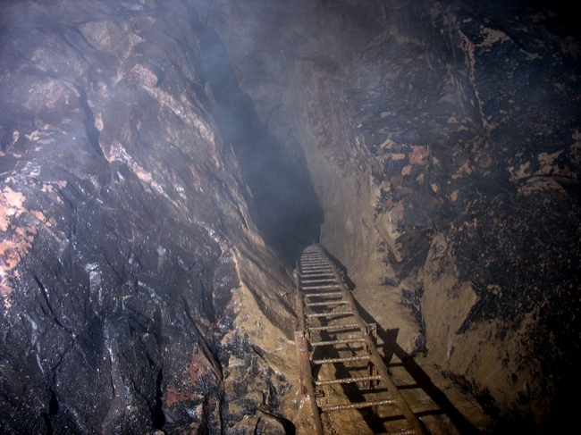 The ladderway to Colostomy Crawl up Egnaro Aven