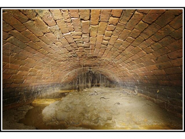 Water tunnel under Woodbank Park