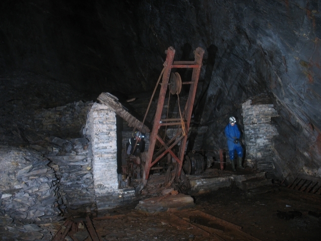 A crane cum winch in one of the chambers at the top of an incline