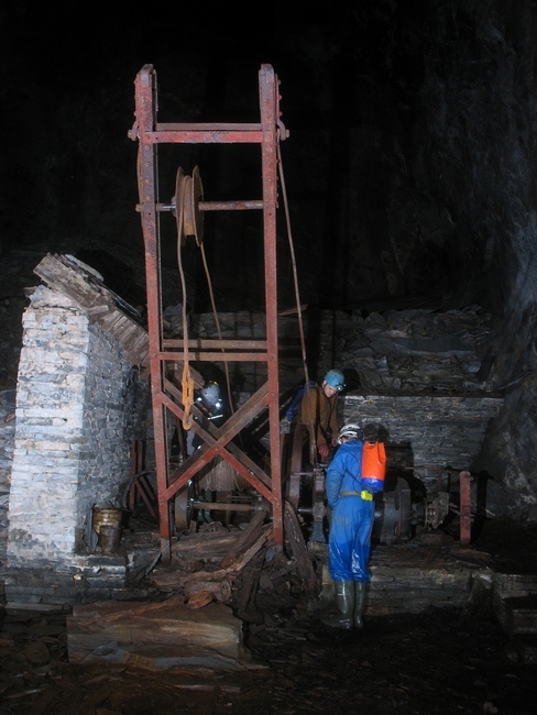 Closer view of the crane