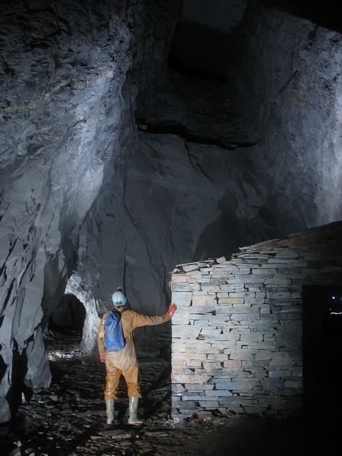 The caban, trial level and chamber above