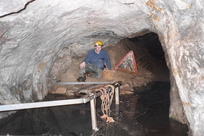 Roadworks shaft, flooded