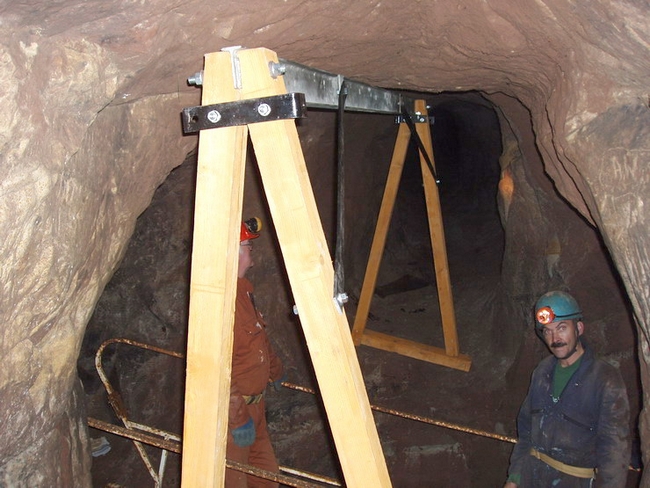 Headframe over Plank Shaft