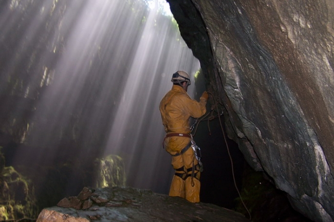 Rigging in Alum Pot, Yorkshire